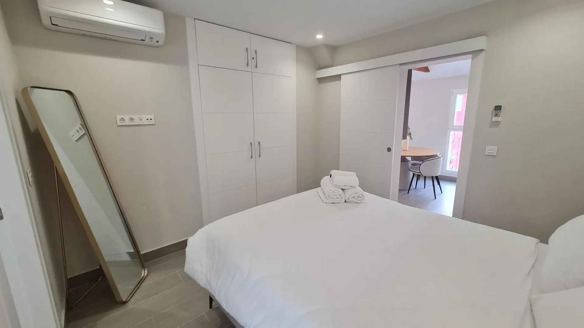 Navas Penthouse 301 By Florentia Homes Granada 0*,