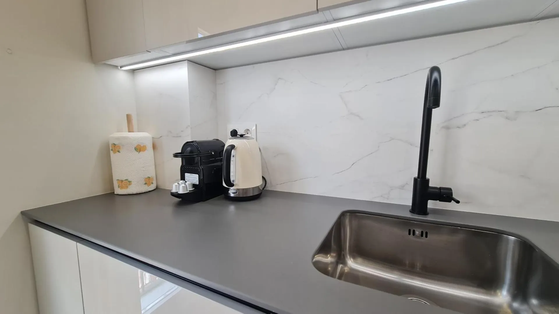 Navas Penthouse 301 By Florentia Homes Granada 0*,